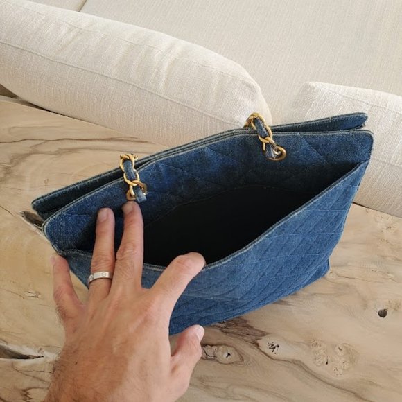6.	Chanel Denim Tote Vintage 1990's - Picture 6 of 10